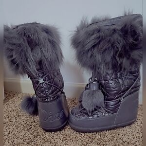 Dior by John Galliano Vintage Fur Quilted Snow Moon Boots Women's 36-38 = US-6-8